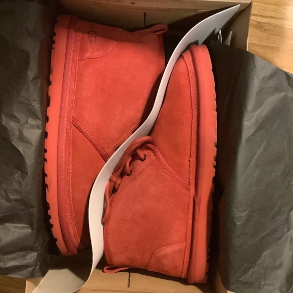 Mens Red UGG Suede Chukka Boots Size 11 - Picture 5 of 15
